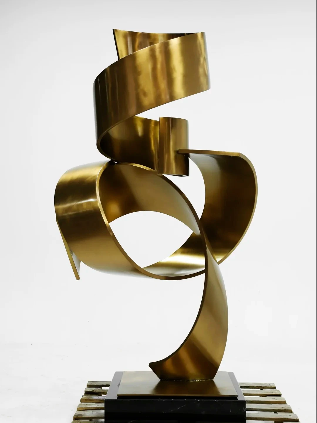 Abstract metal forms