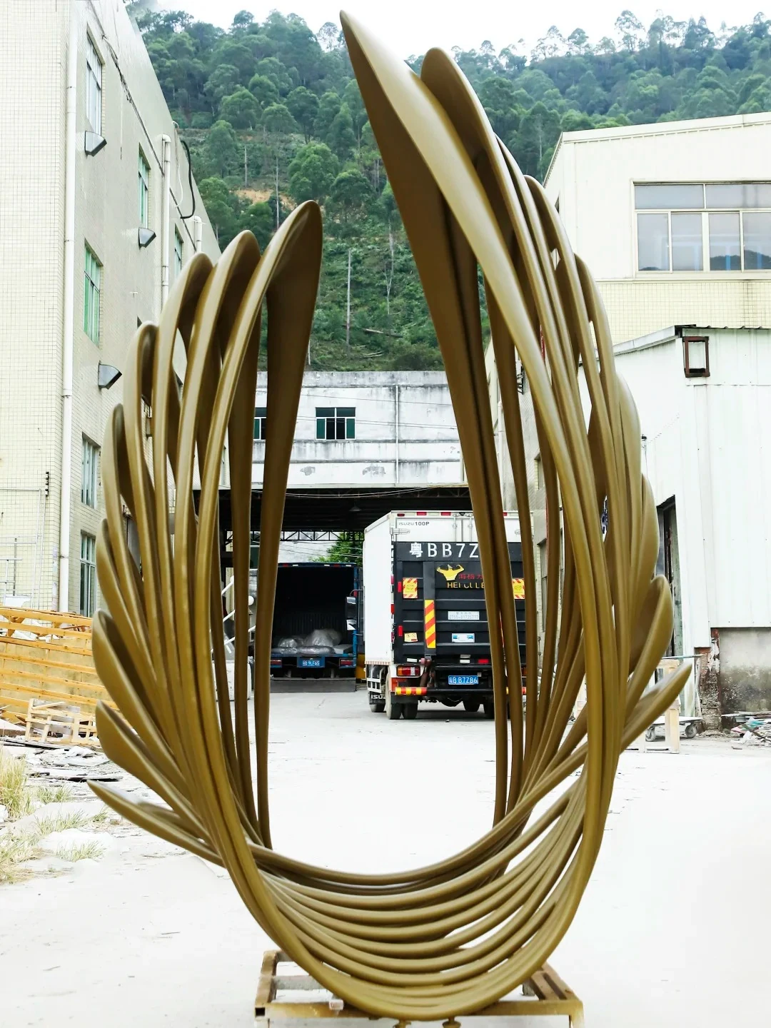 Abstract metal forms