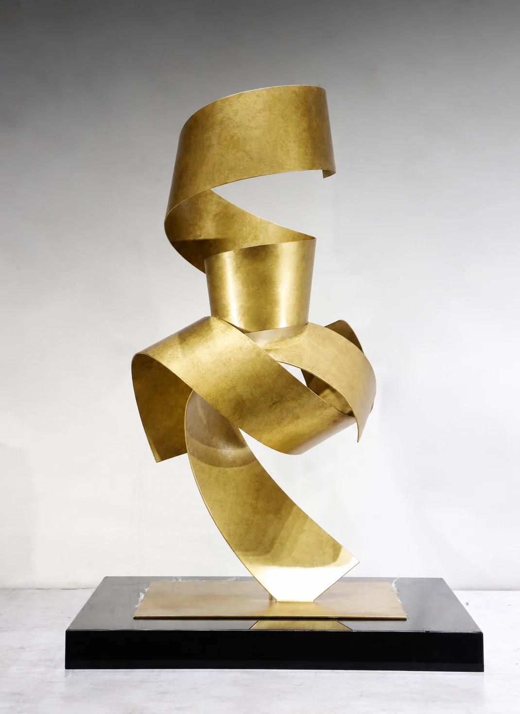 Metal sculpture / YF-240409-WR01