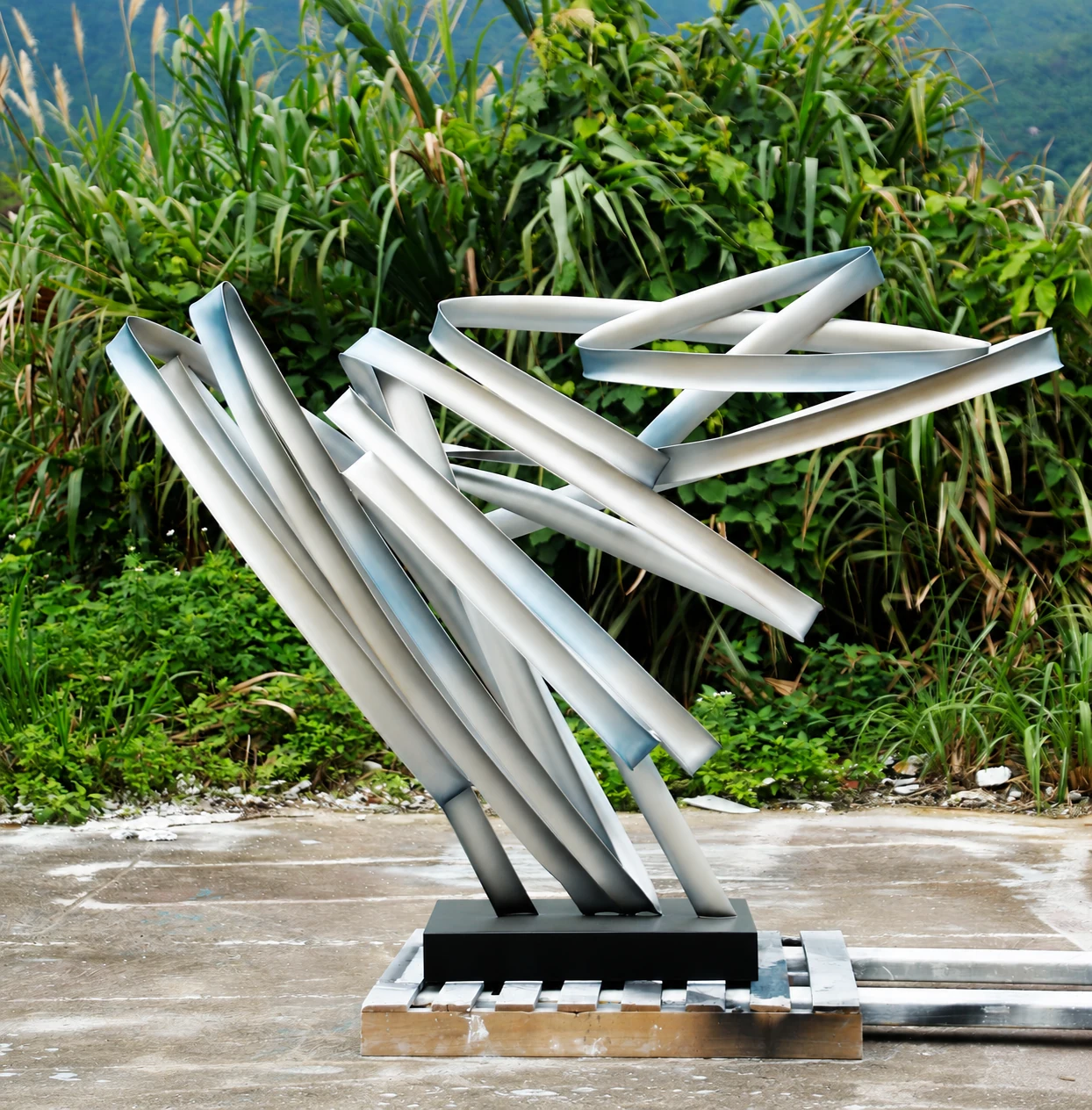 Metal sculpture / YF-240508-XR04