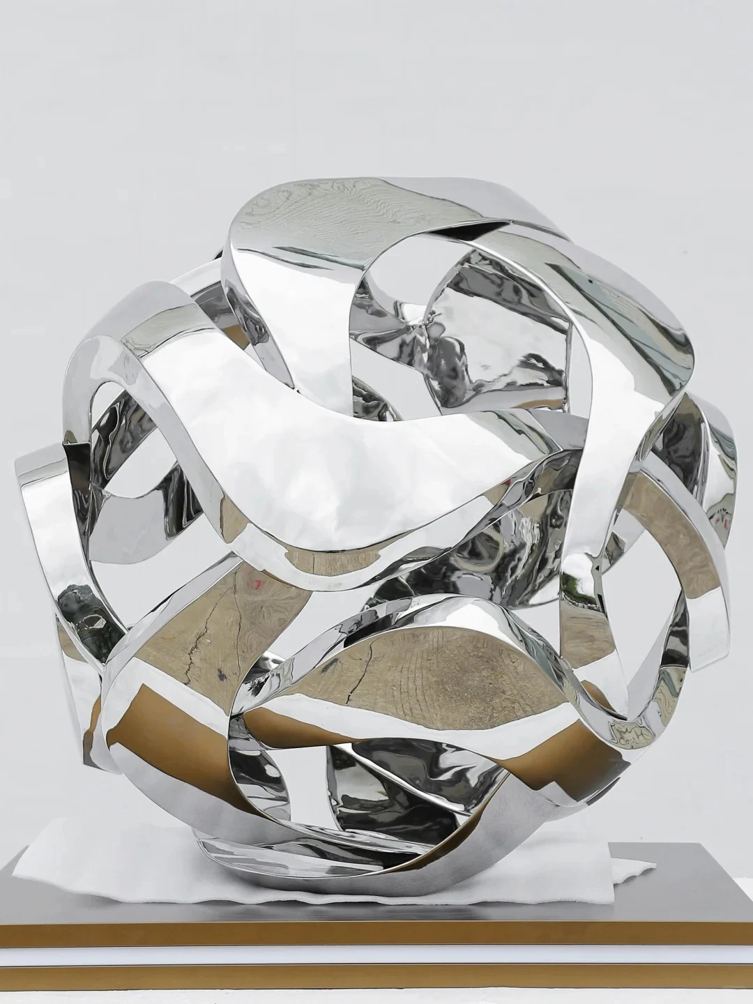 Faceted spheres