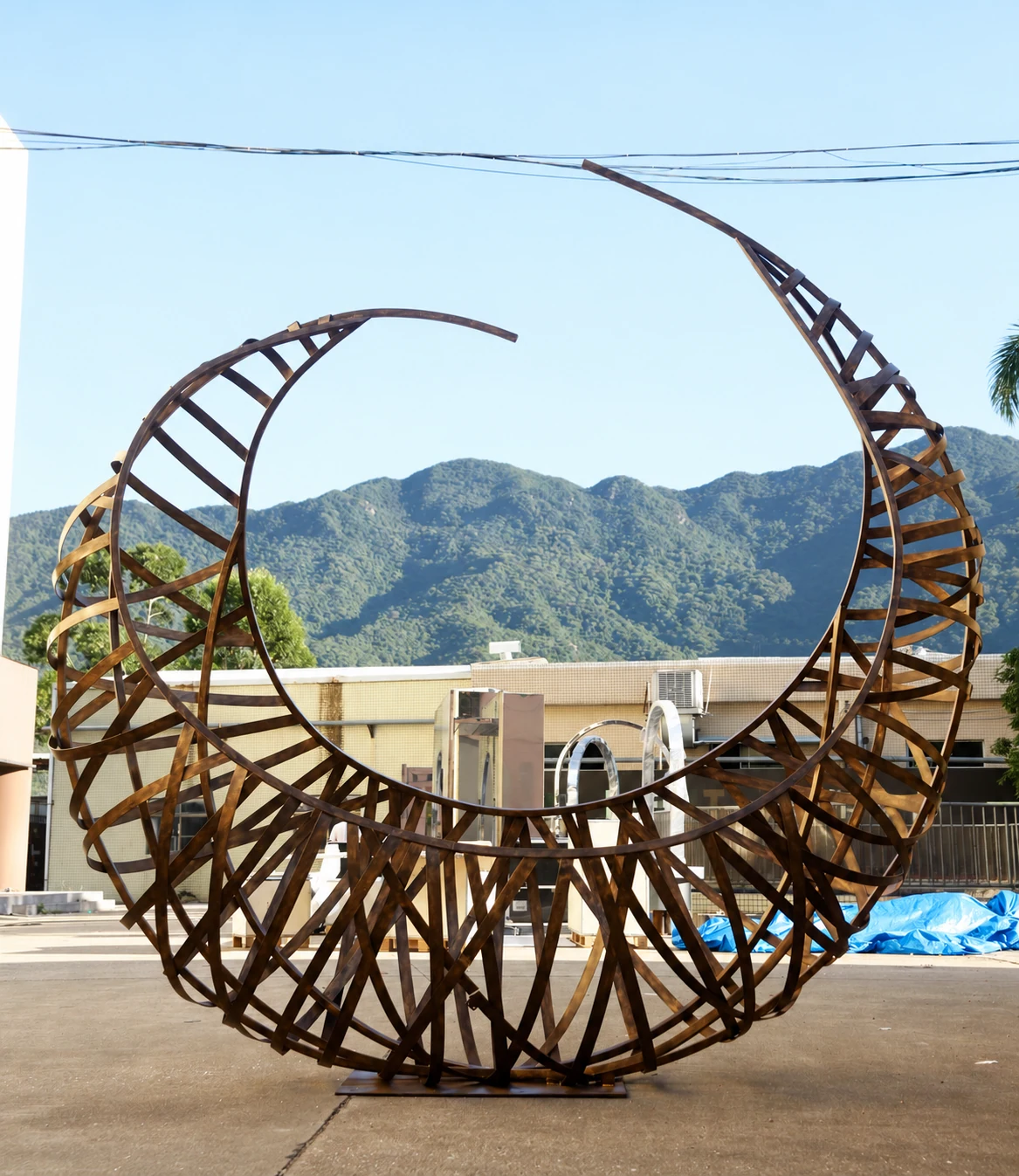 Metal sculpture / YF-250718-XR01