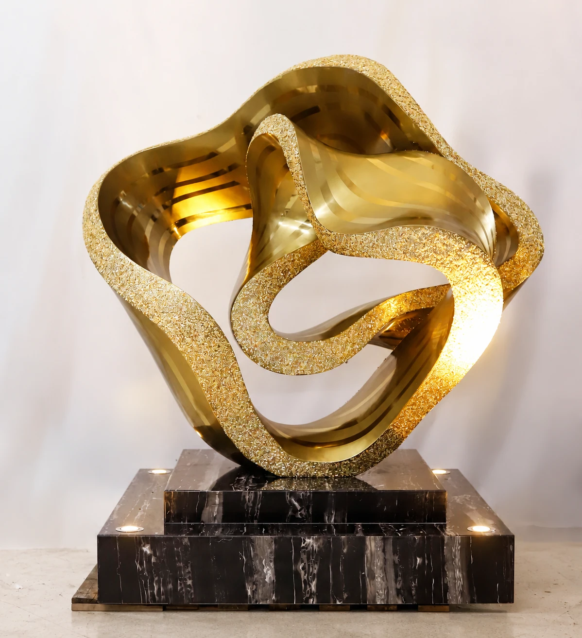 Metal sculpture / WY-250328-LM02