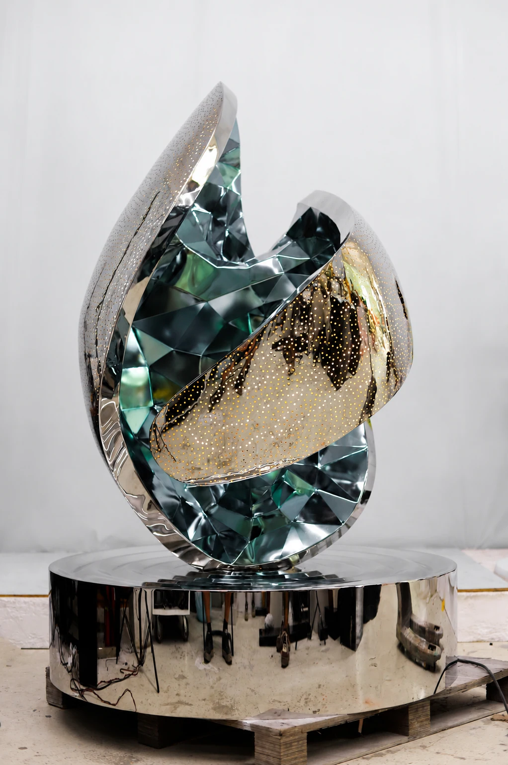 Metal sculpture