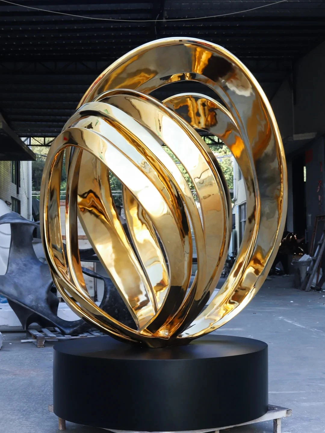 Abstract metal forms