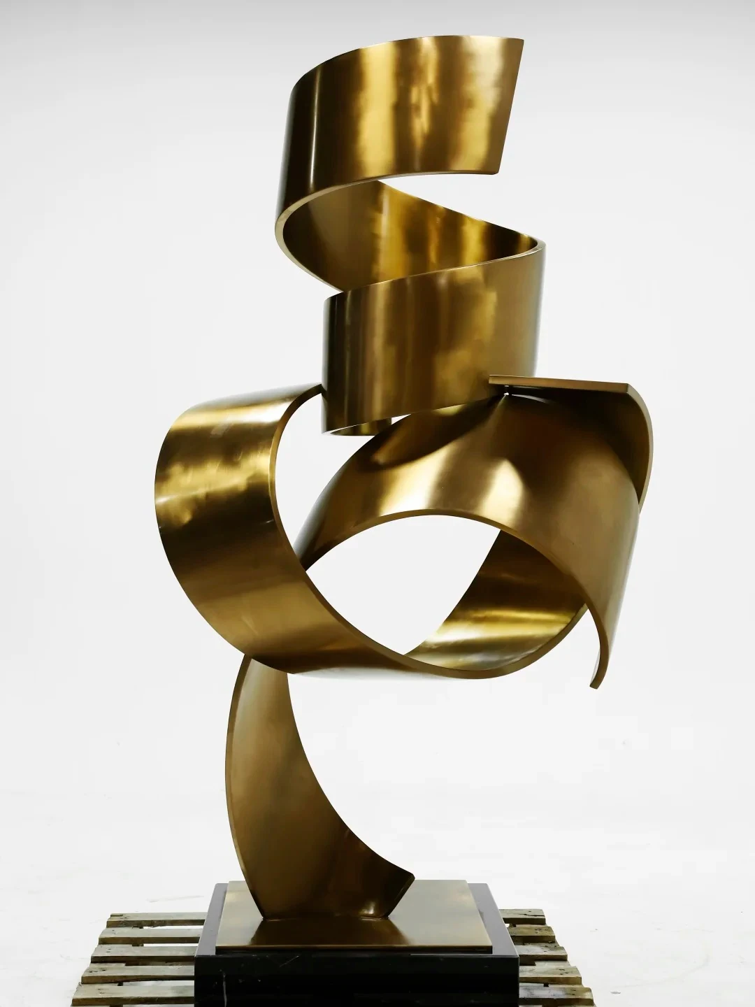 Abstract metal forms