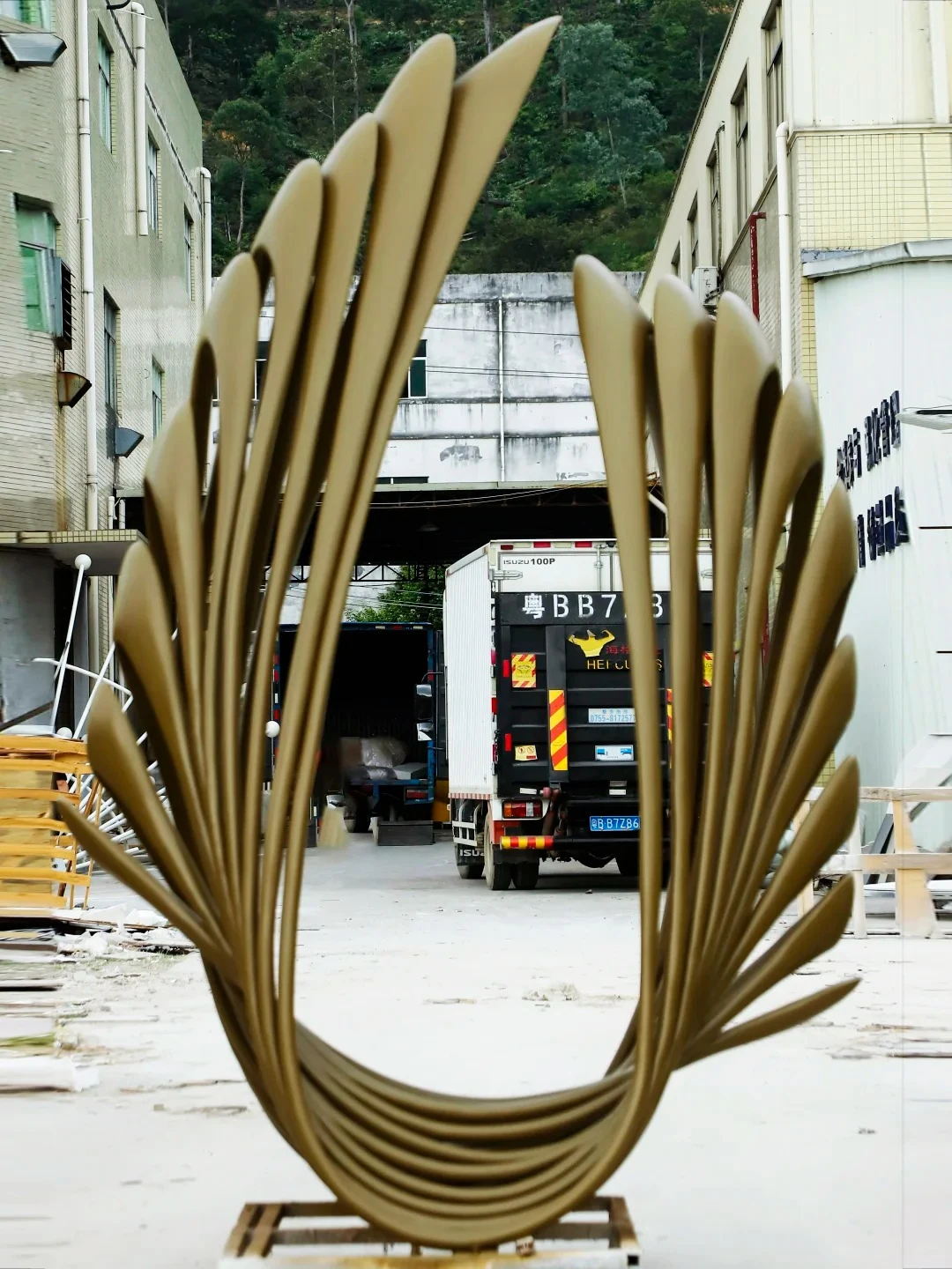 Abstract metal forms