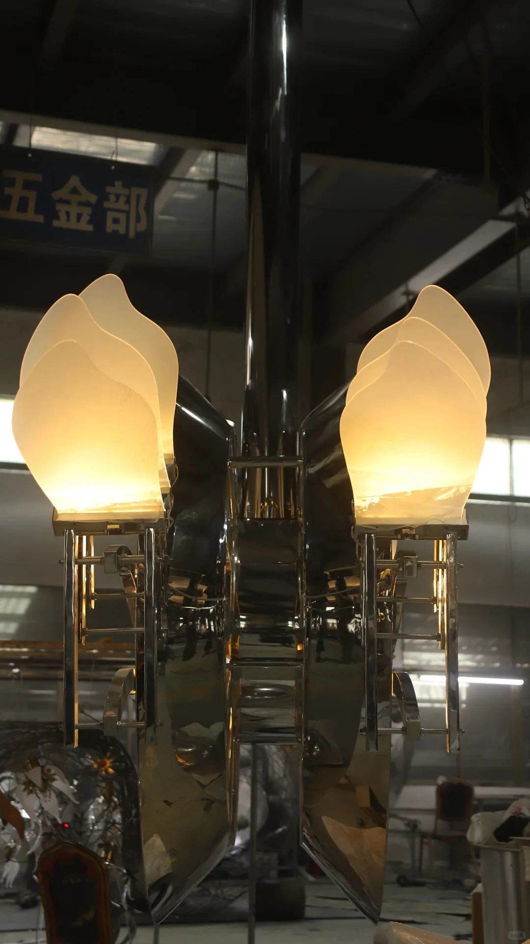Mechanical light installation