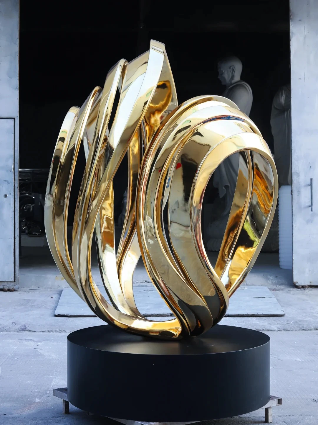 Abstract metal forms